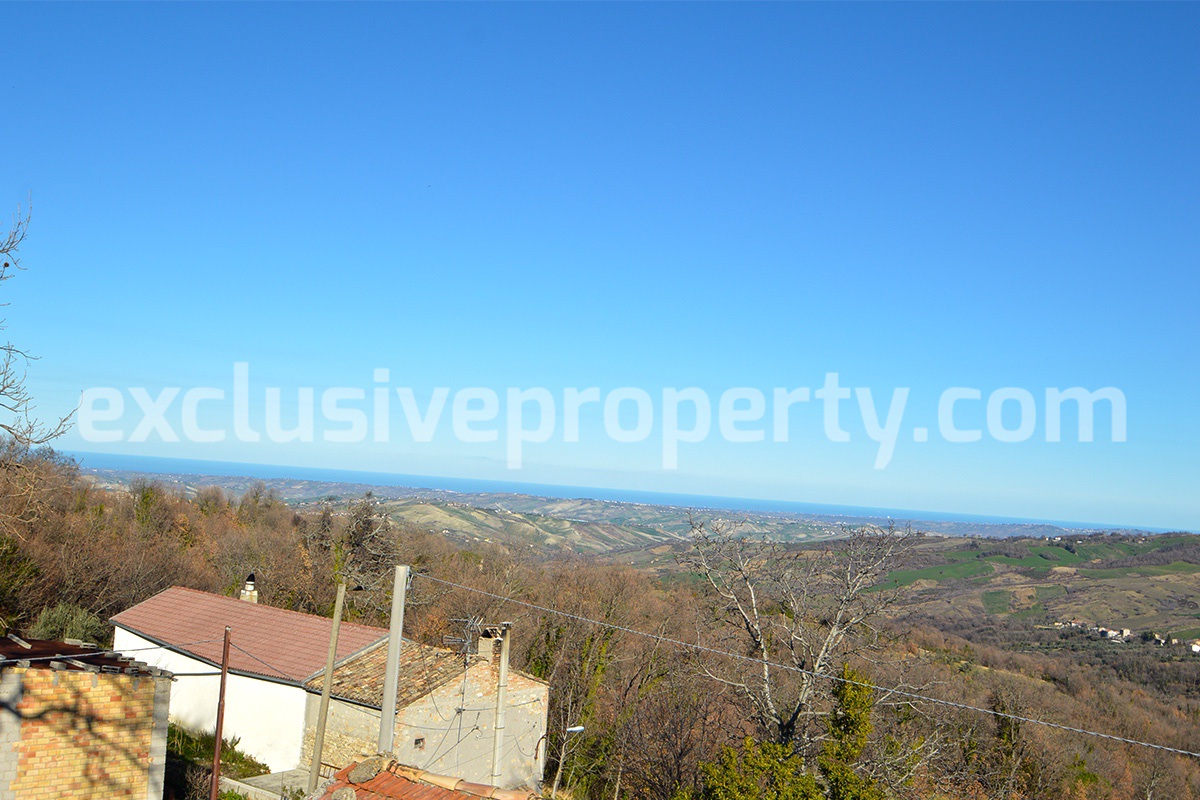 House with land of about 2600 sq m and barn for sale in Abruzzo - Italy 15