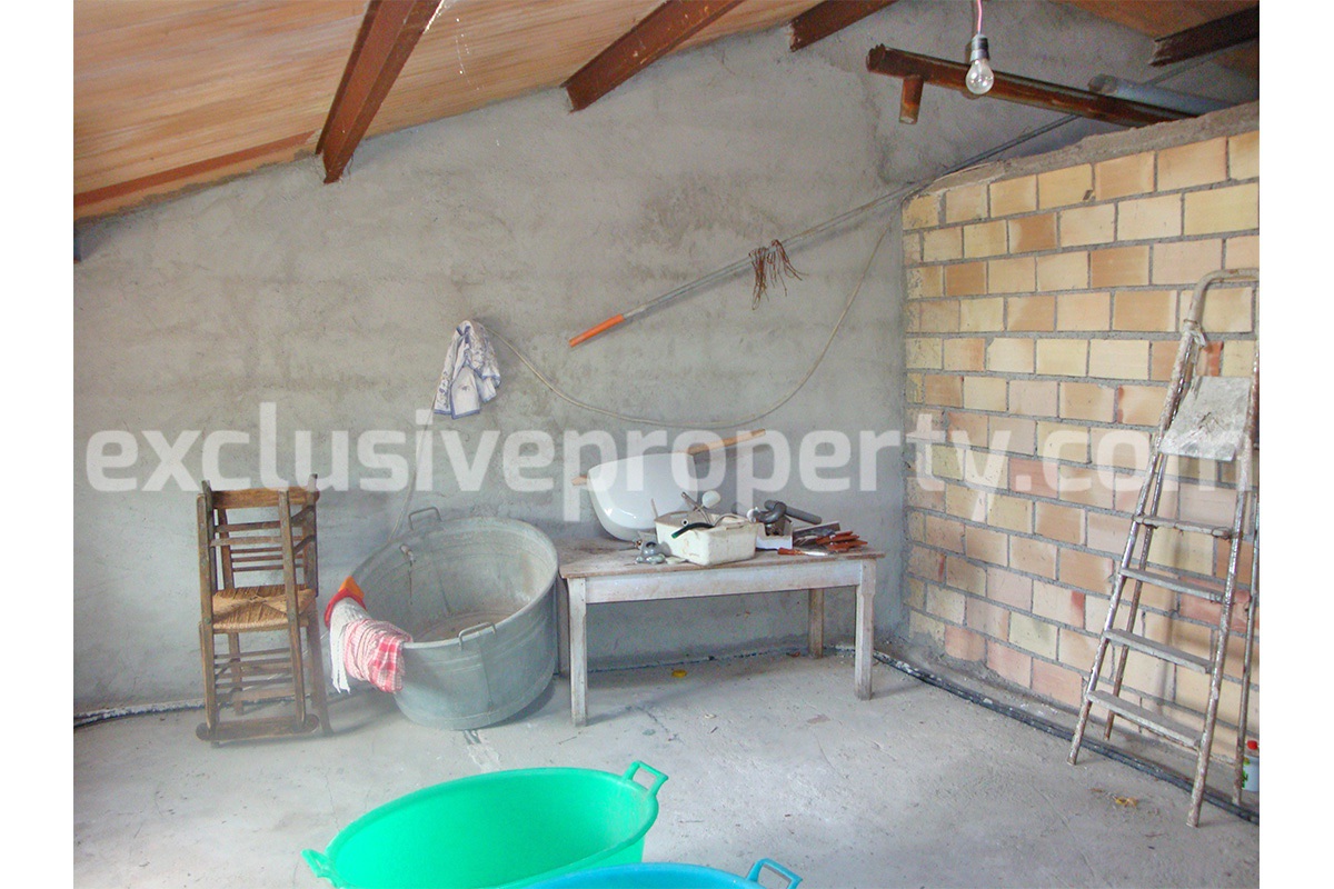 Spacious house with garage for sale in Montazzoli - Abruzzo
