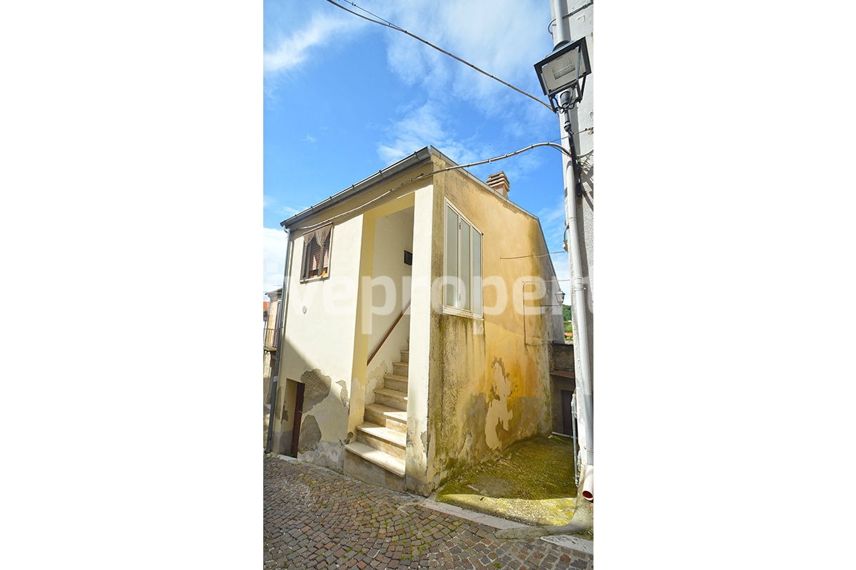 Large town house in perfect condition for sale in Molise - Castelbottaccio