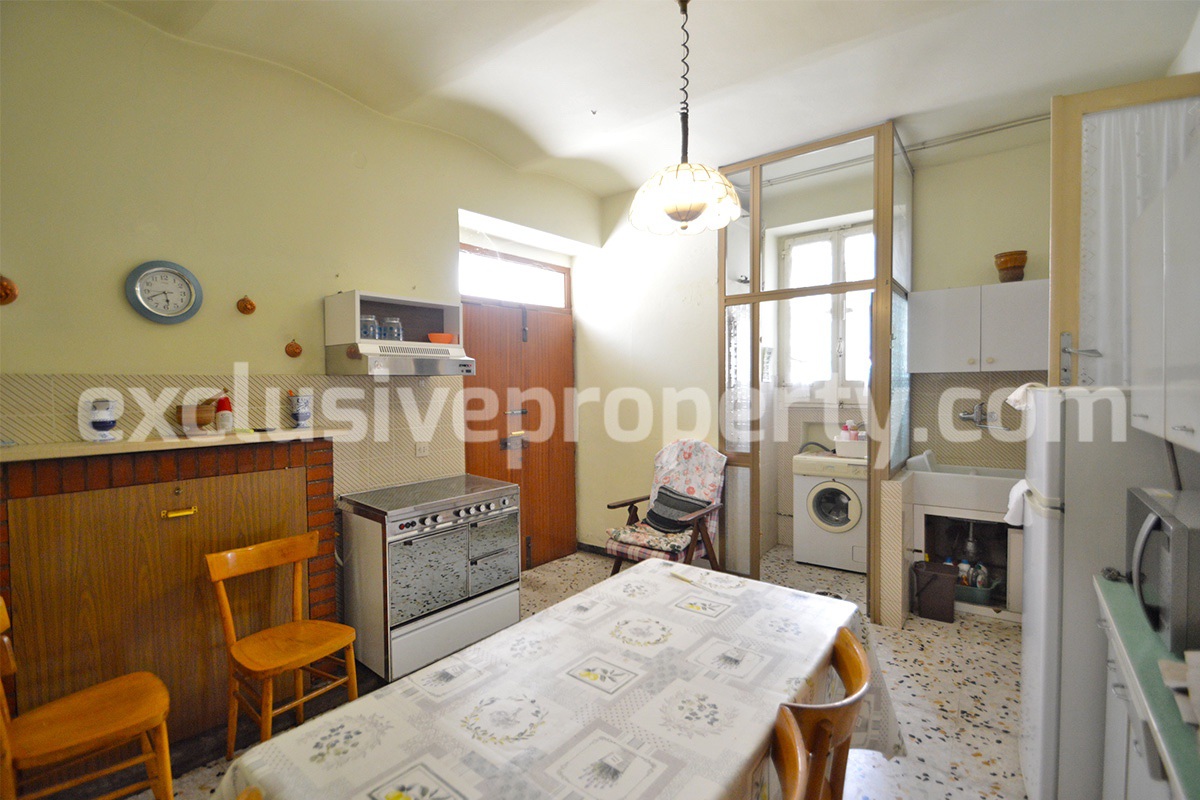 Period stone house near the coast for sale in Molise 13