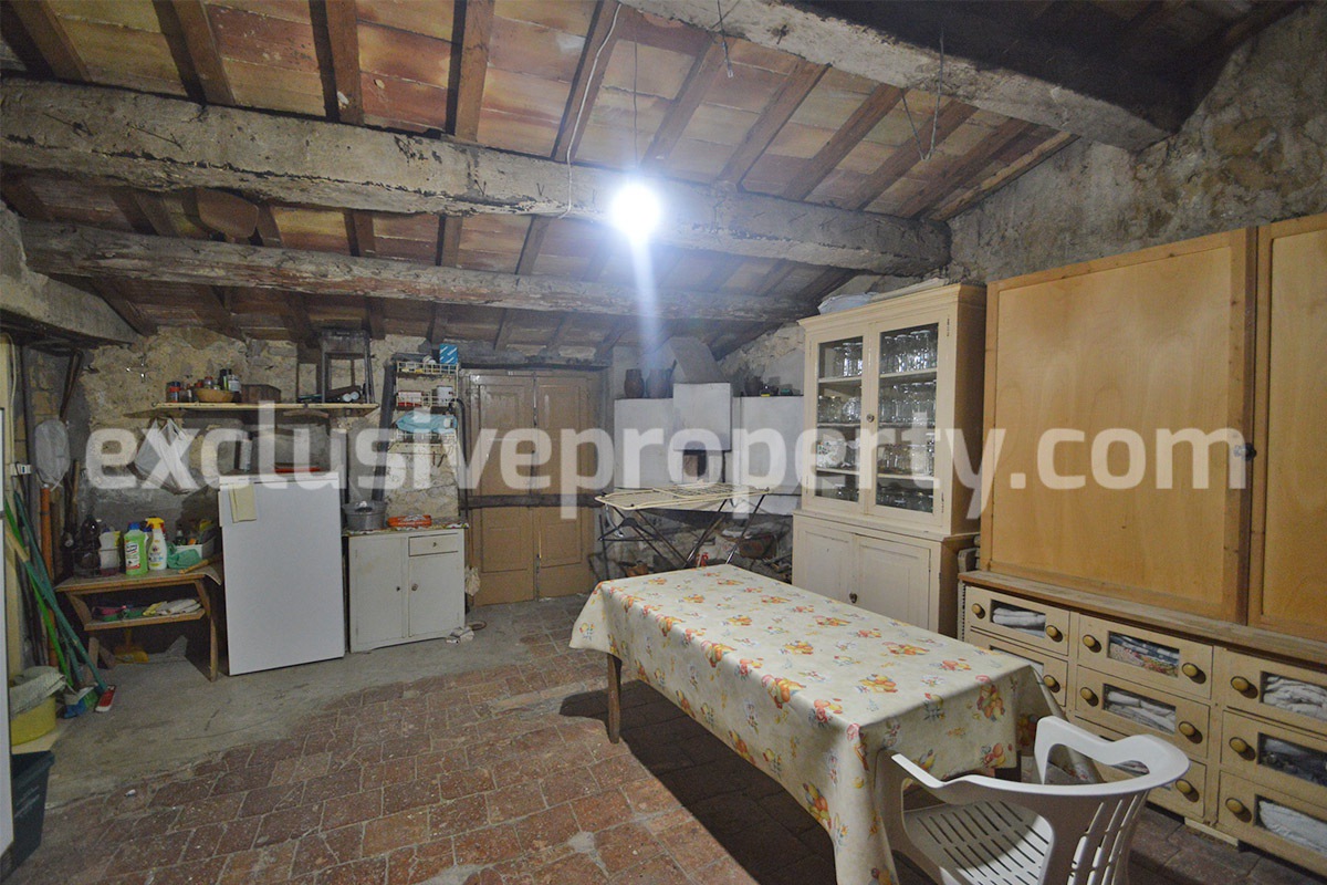 Period stone house near the coast for sale in Molise 19