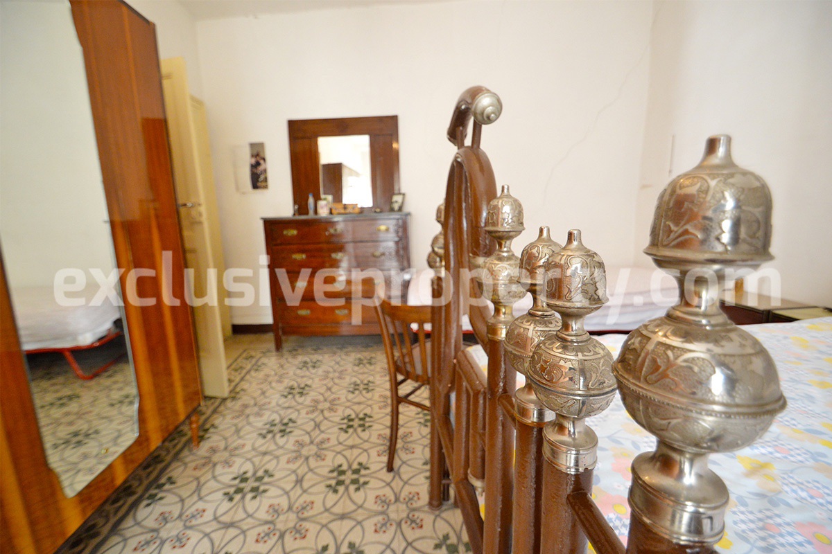 Period stone house near the coast for sale in Molise 54