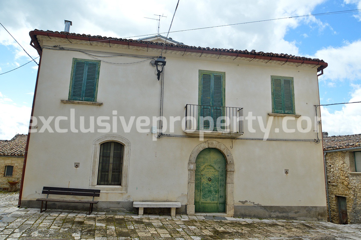 Perfect condition historic palace large with garden for sale Molise