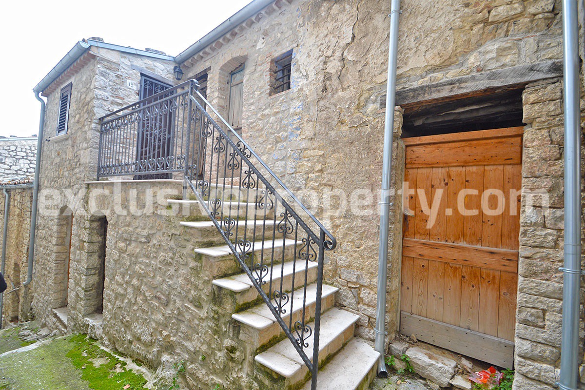 Perfect condition historic palace large with garden for sale Molise