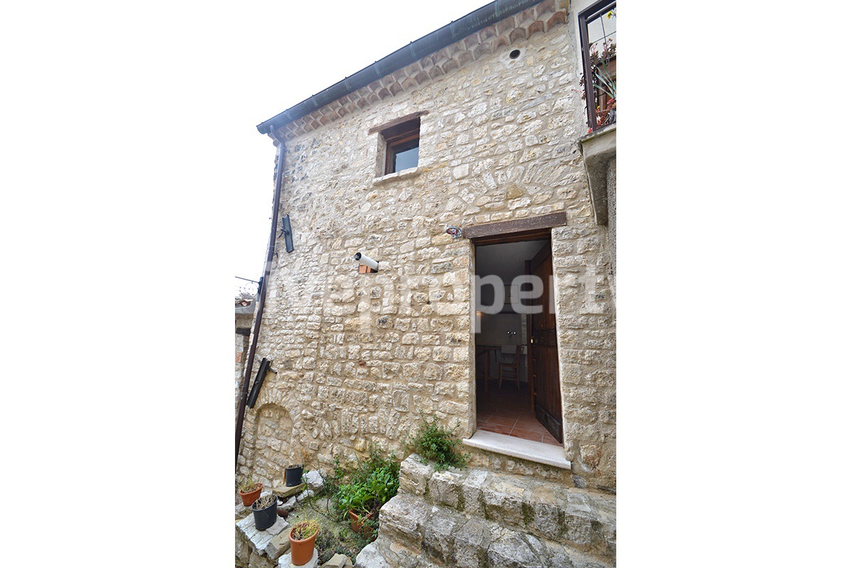 Small house completely renovated in rustic style for sale in Molise