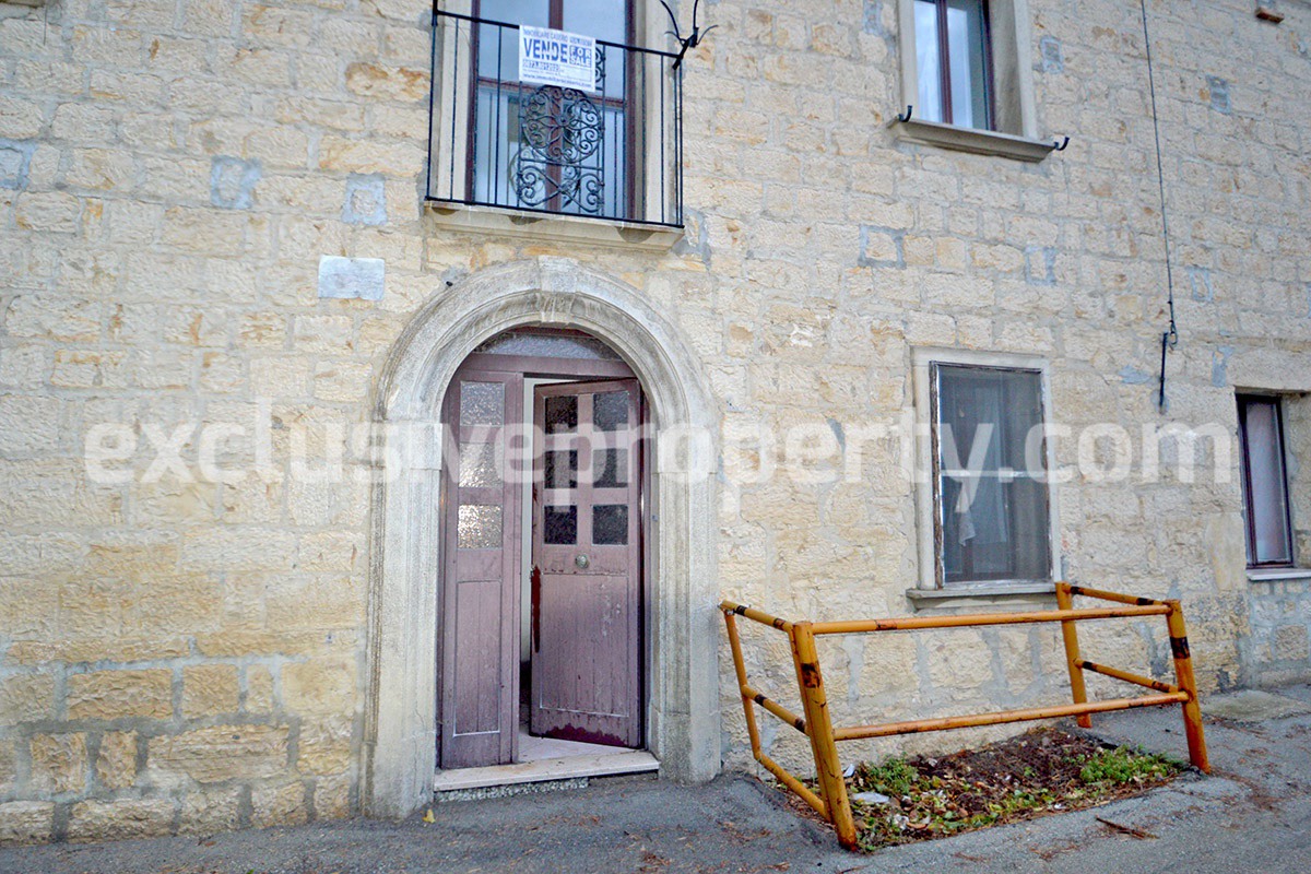 Ancient stone house with building garden for sale in Abruzzo 5