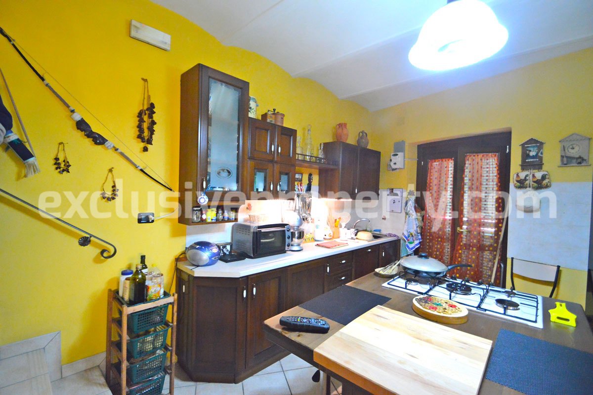 Renovated stone house with hobby room for sale in Abruzzo