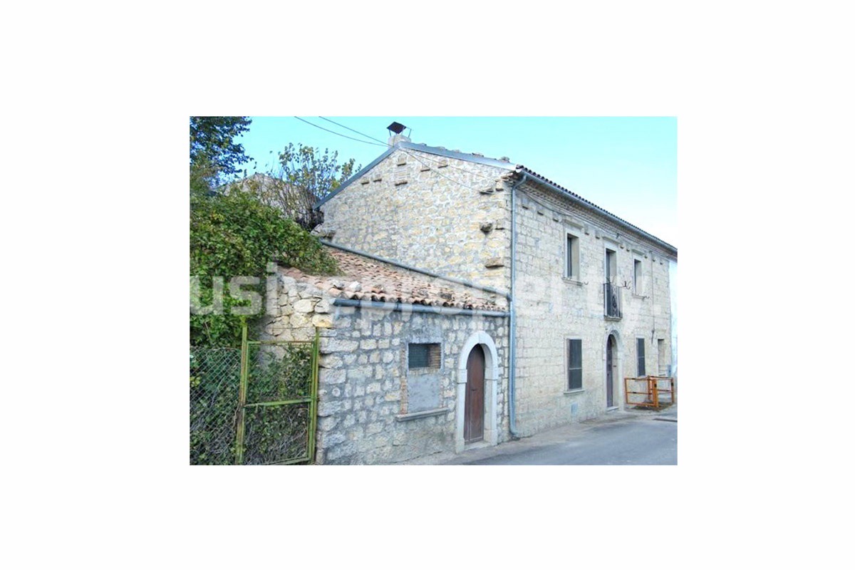 Ancient stone house with building garden for sale in Abruzzo 18