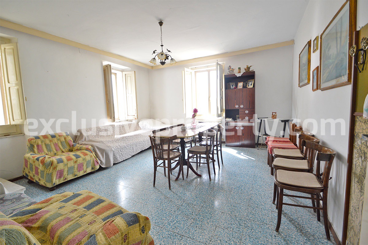 Beautiful town house with panoramic view for sale in San Buono