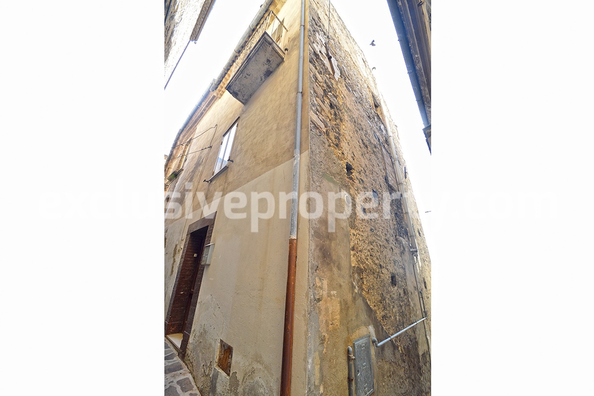 Property consisting of two residential units for sale in Abruzzo - Italy 93