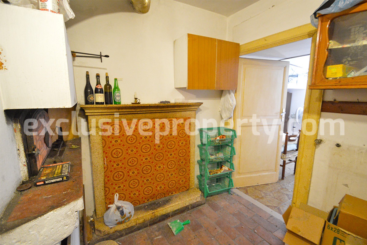 Property consisting of two residential units for sale in Abruzzo - Italy 31