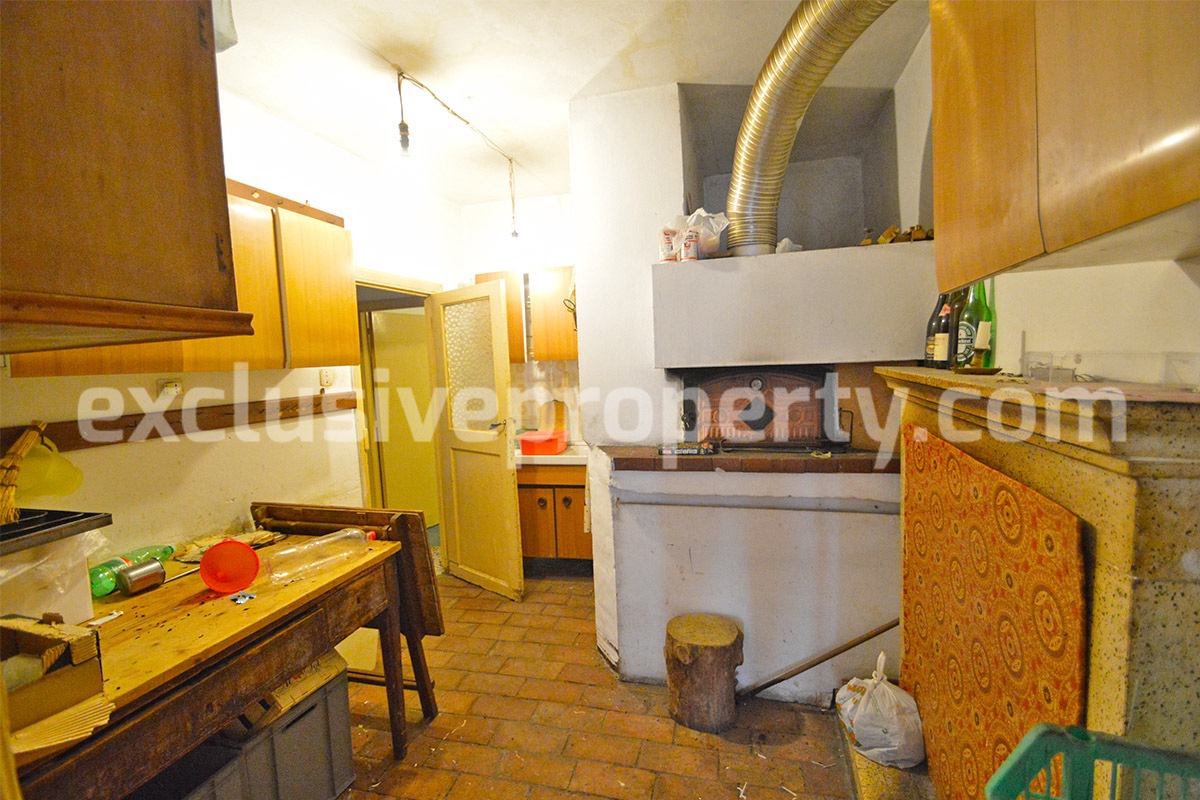 Property consisting of two residential units for sale in Abruzzo - Italy 32