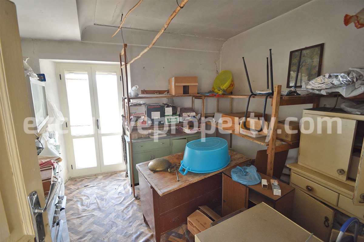Property consisting of two residential units for sale in Abruzzo - Italy 37