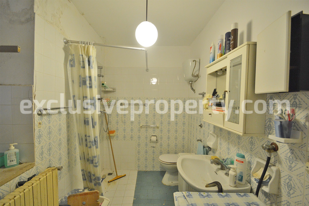 Property consisting of two residential units for sale in Abruzzo - Italy 43
