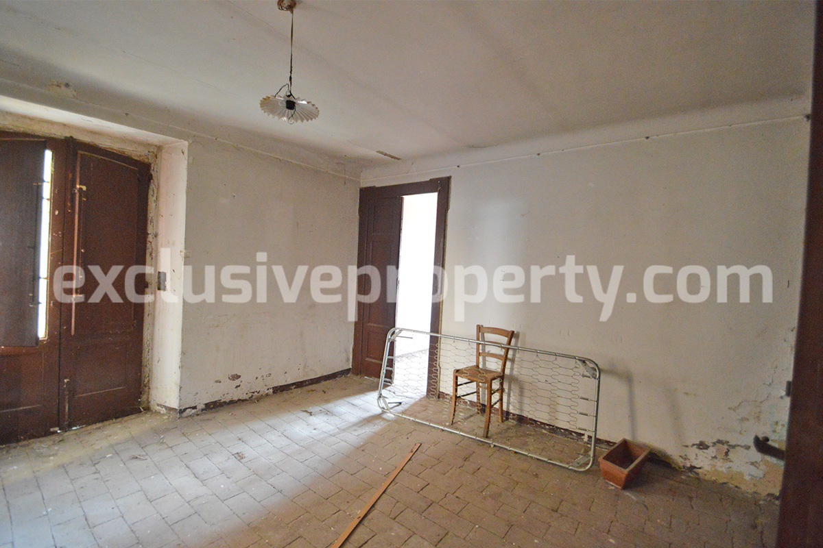 Property consisting of two residential units for sale in Abruzzo - Italy 56