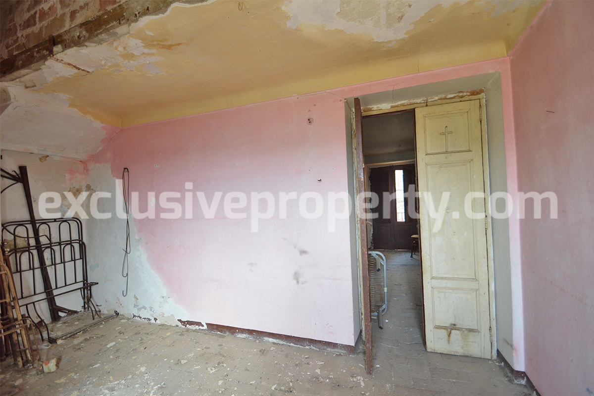 Property consisting of two residential units for sale in Abruzzo - Italy 61