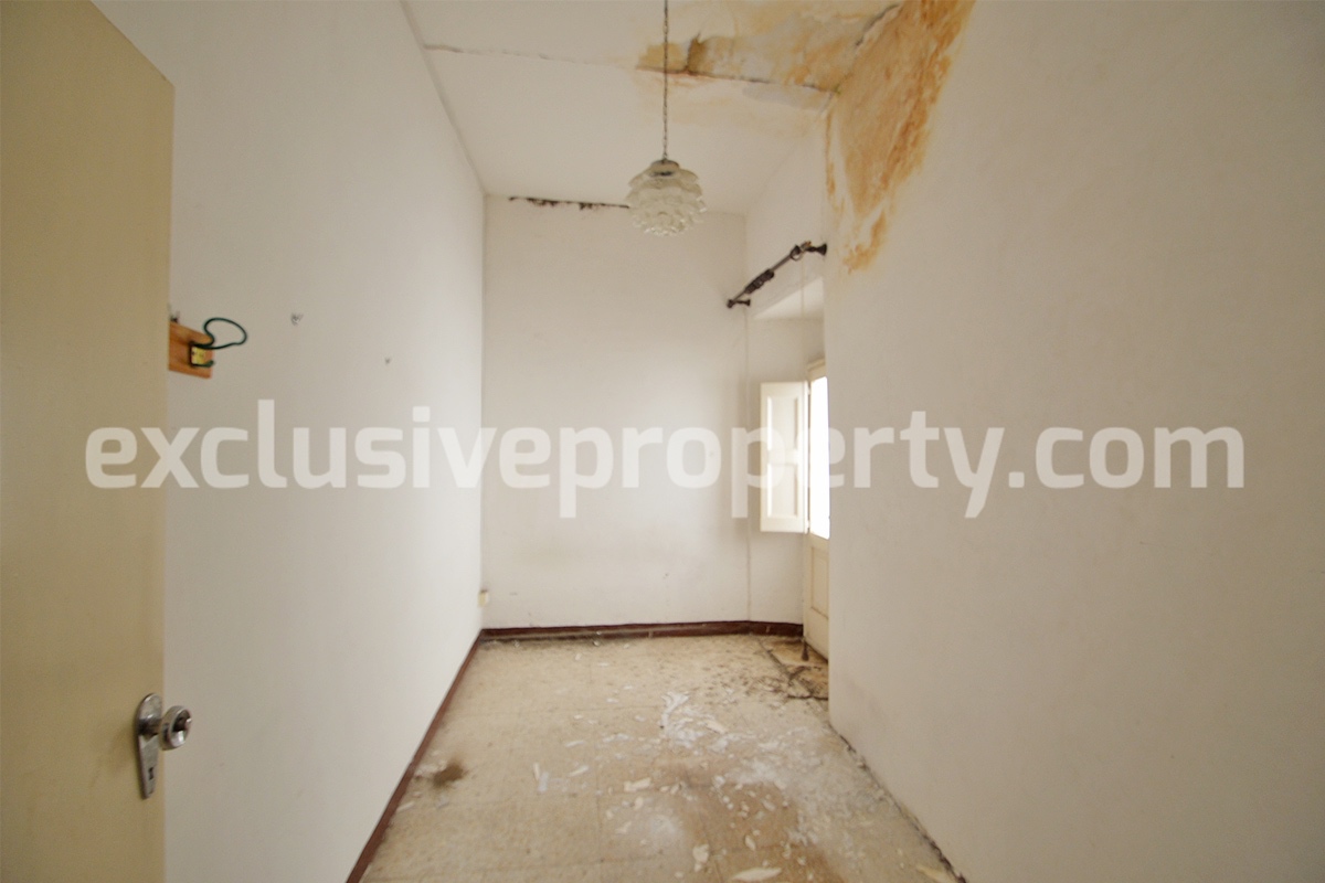 Property consisting of two residential units for sale in Abruzzo - Italy 78