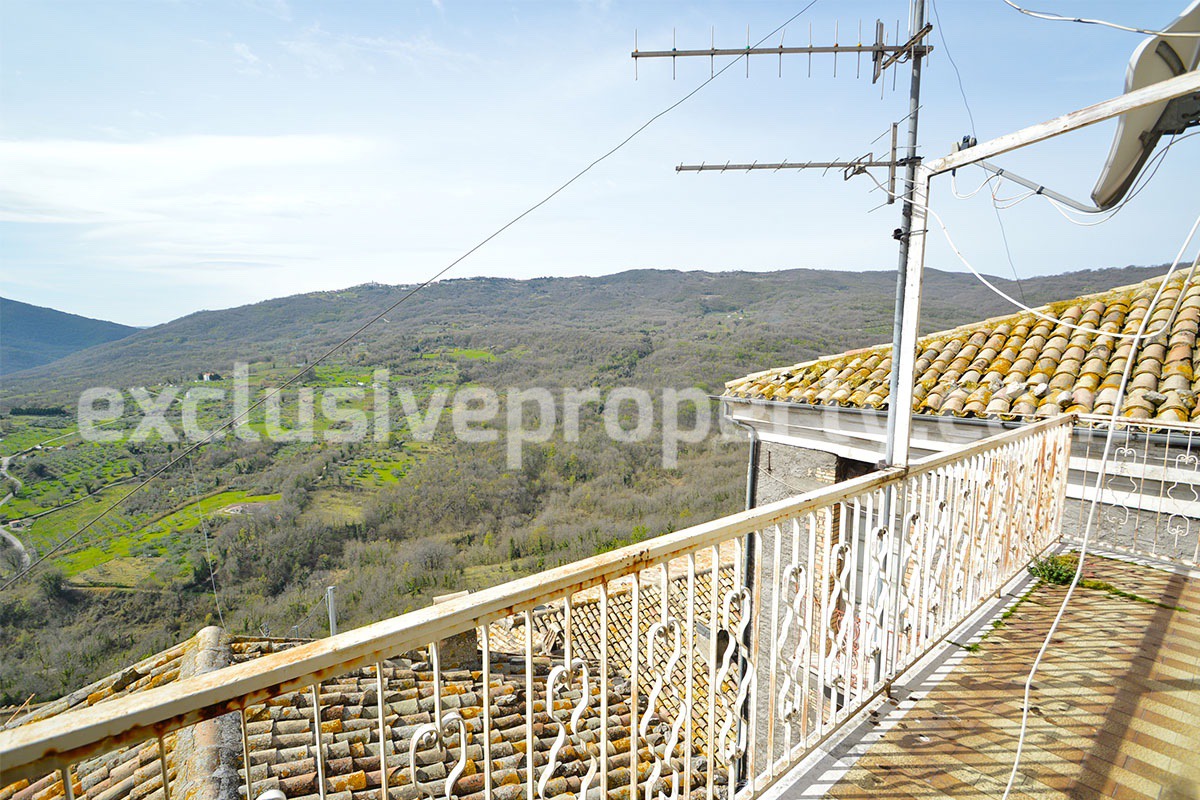 Property consisting of two residential units for sale in Abruzzo - Italy 79