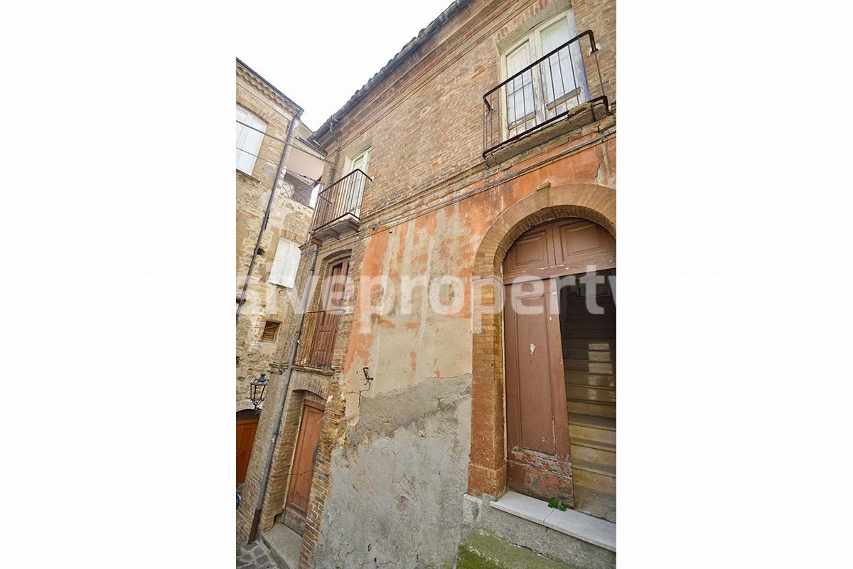 Property consisting of two residential units for sale in Abruzzo - Italy 94
