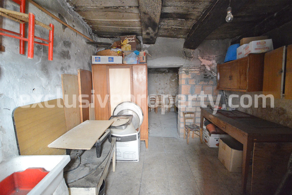 Property consisting of two residential units for sale in Abruzzo - Italy 100