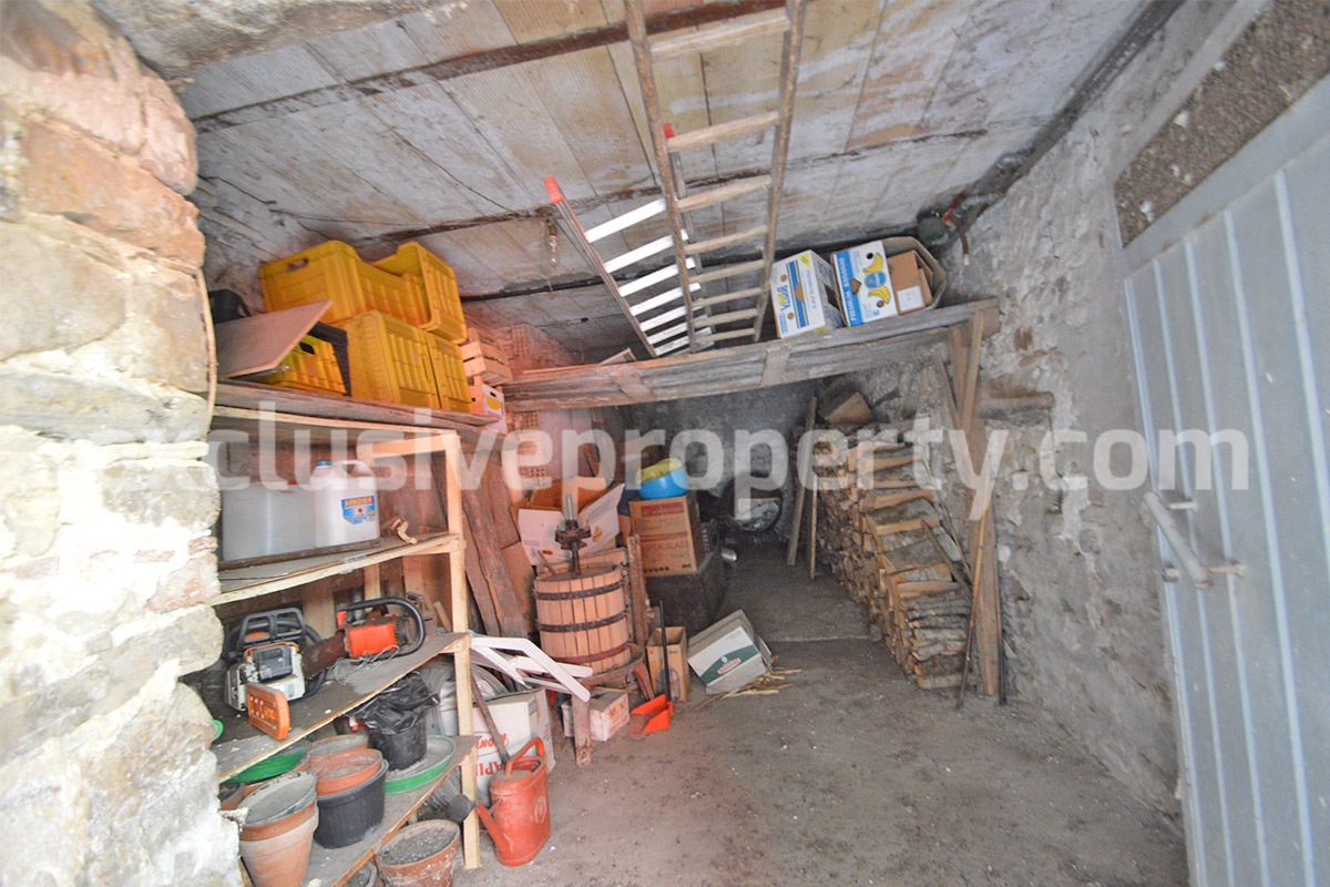 Property consisting of two residential units for sale in Abruzzo - Italy 102