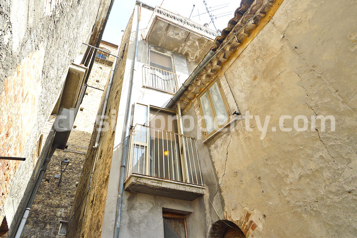 Property consisting of two residential units for sale in Abruzzo - Italy 97