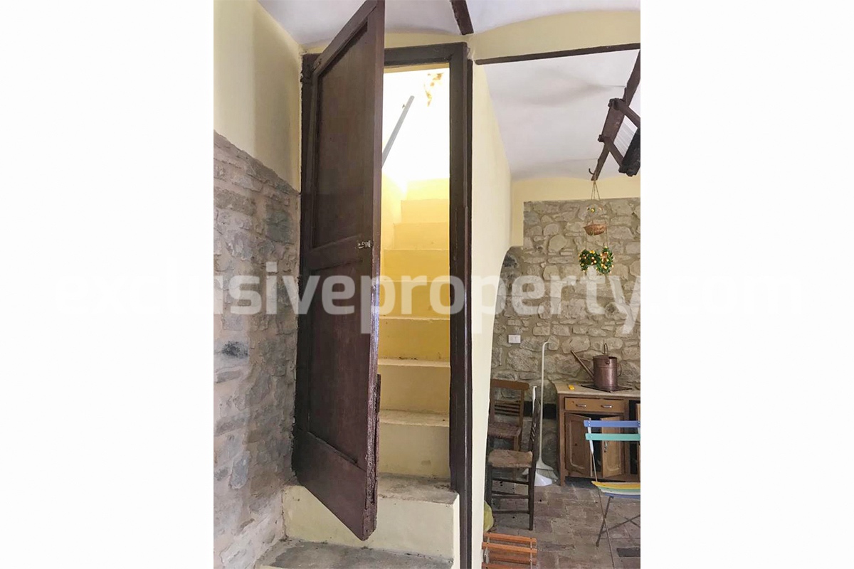 Cheap town house with spectacular lake view terrace for sale Abruzzo - Bomba 4
