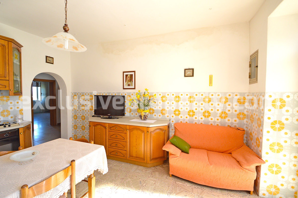 House with land and views of the valley for sale in Italy 12