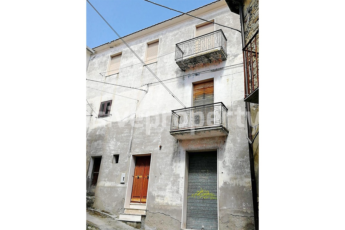 Perfect condition town house for sale in Palata for sale near the coast 16