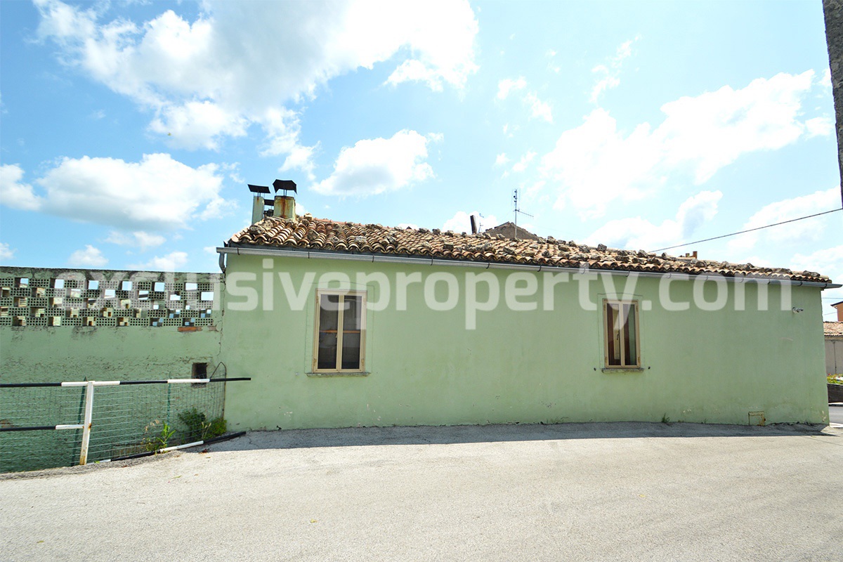 Spacious habitable house with panoramic terrace and flat garden for sale in Abruzzo