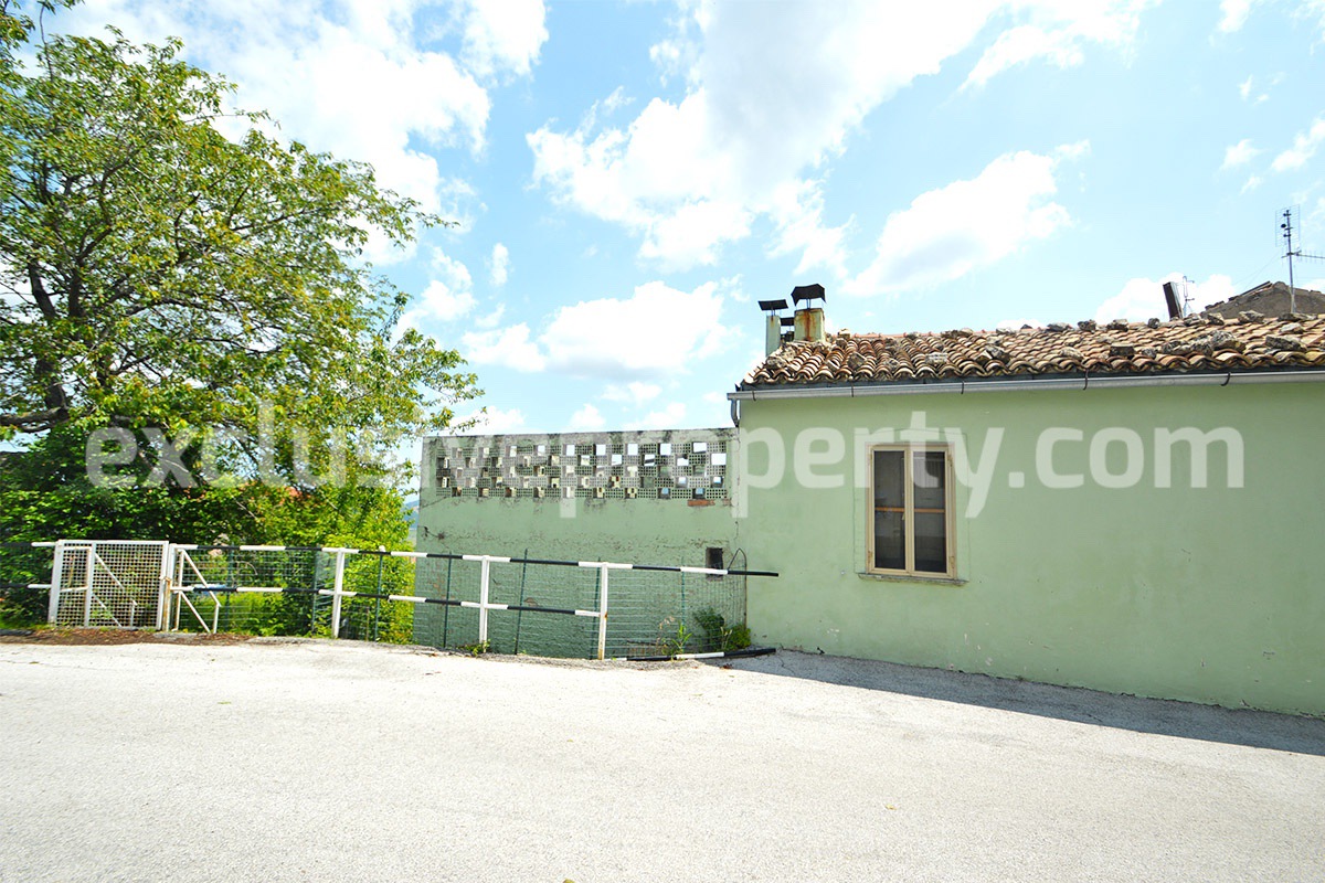 Spacious habitable house with panoramic terrace and flat garden for sale in Abruzzo 7