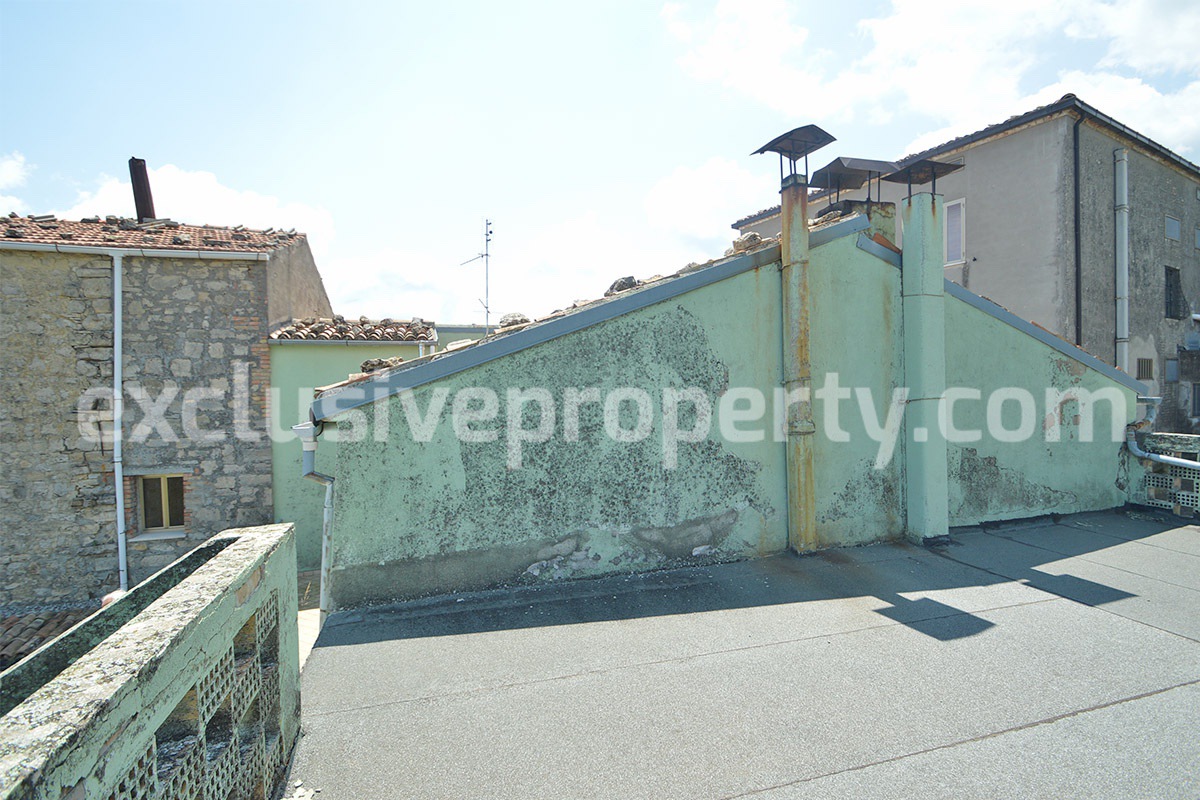 Spacious habitable house with panoramic terrace and flat garden for sale in Abruzzo 52