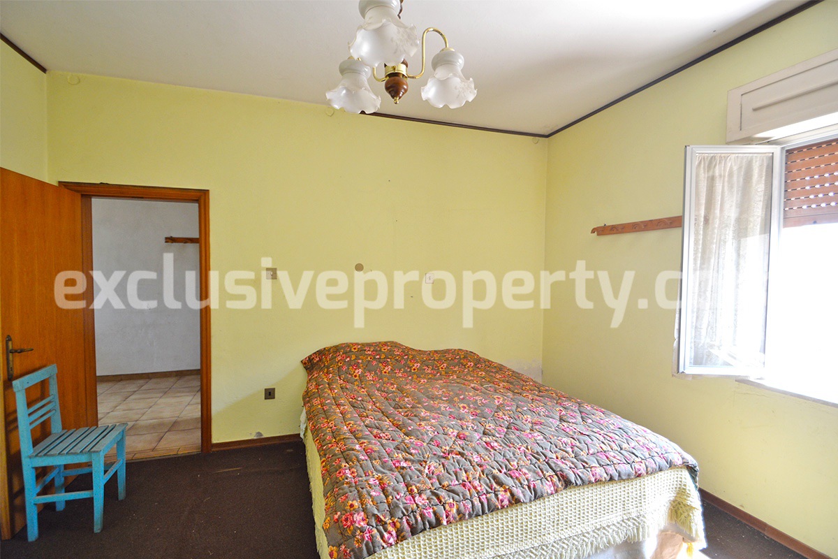 Large property with flat garden for sale in Roccaspinalveti - Abruzzo 26