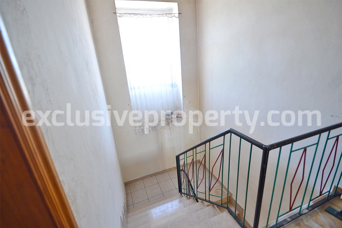 Large property with flat garden for sale in Roccaspinalveti - Abruzzo 29