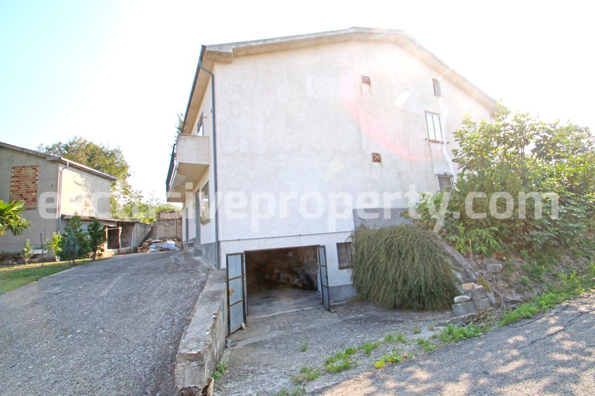 Habitable house with garage and land for sale in Abruzzo 2
