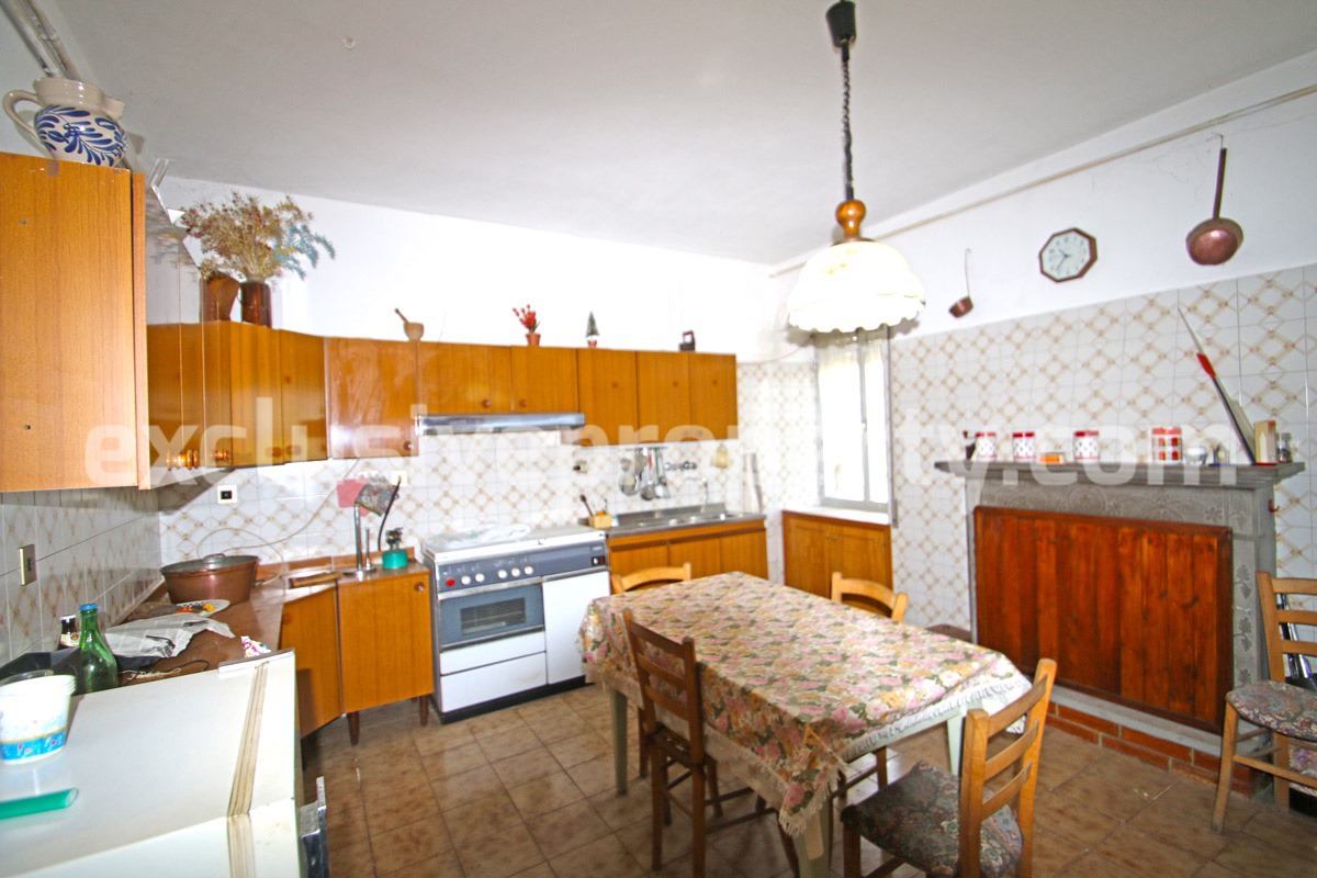 Habitable house with garage and land for sale in Abruzzo 4