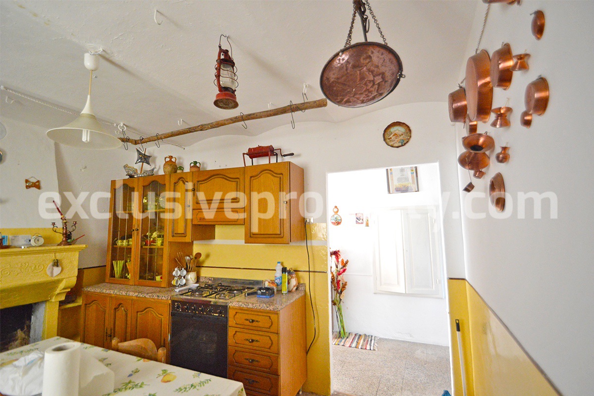 Large stone house habitable with outdoor space for sale in Abruzzo 13