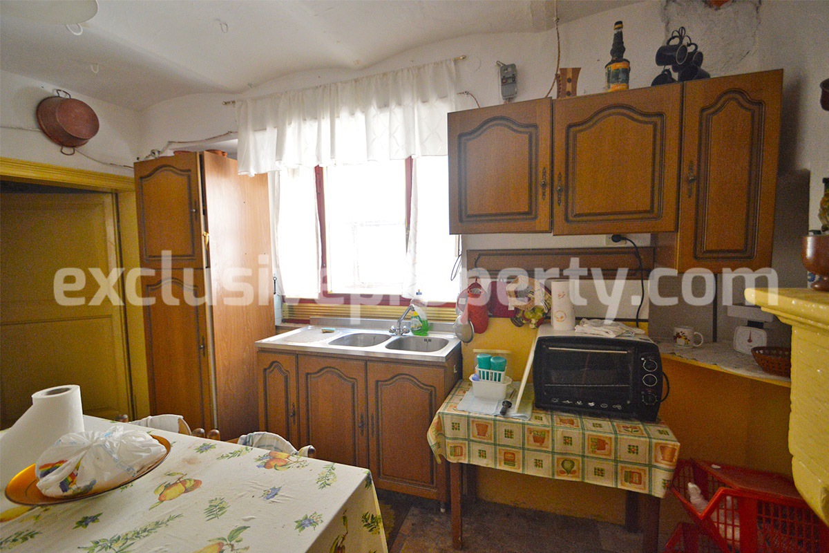 Large stone house habitable with outdoor space for sale in Abruzzo 21