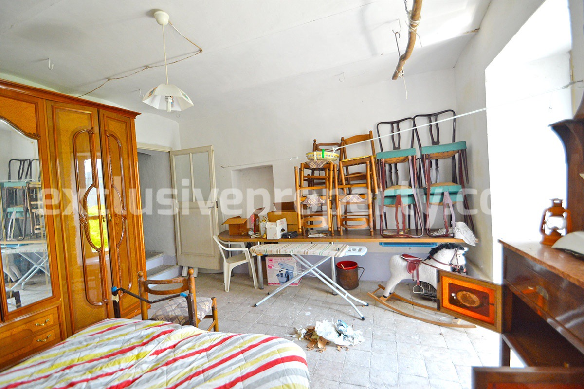 Large stone house habitable with outdoor space for sale in Abruzzo 29