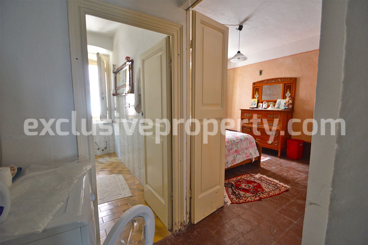 Large stone house habitable with outdoor space for sale in Abruzzo 51
