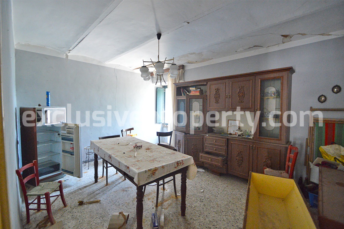 Typical Italian stone house for sale in Abruzzo - Fraine 6