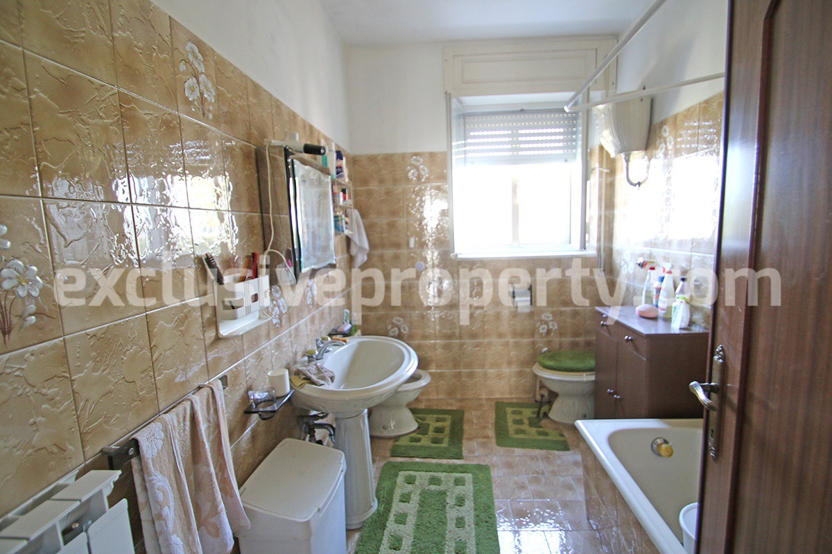 Habitable house with garage and land for sale in Abruzzo 17