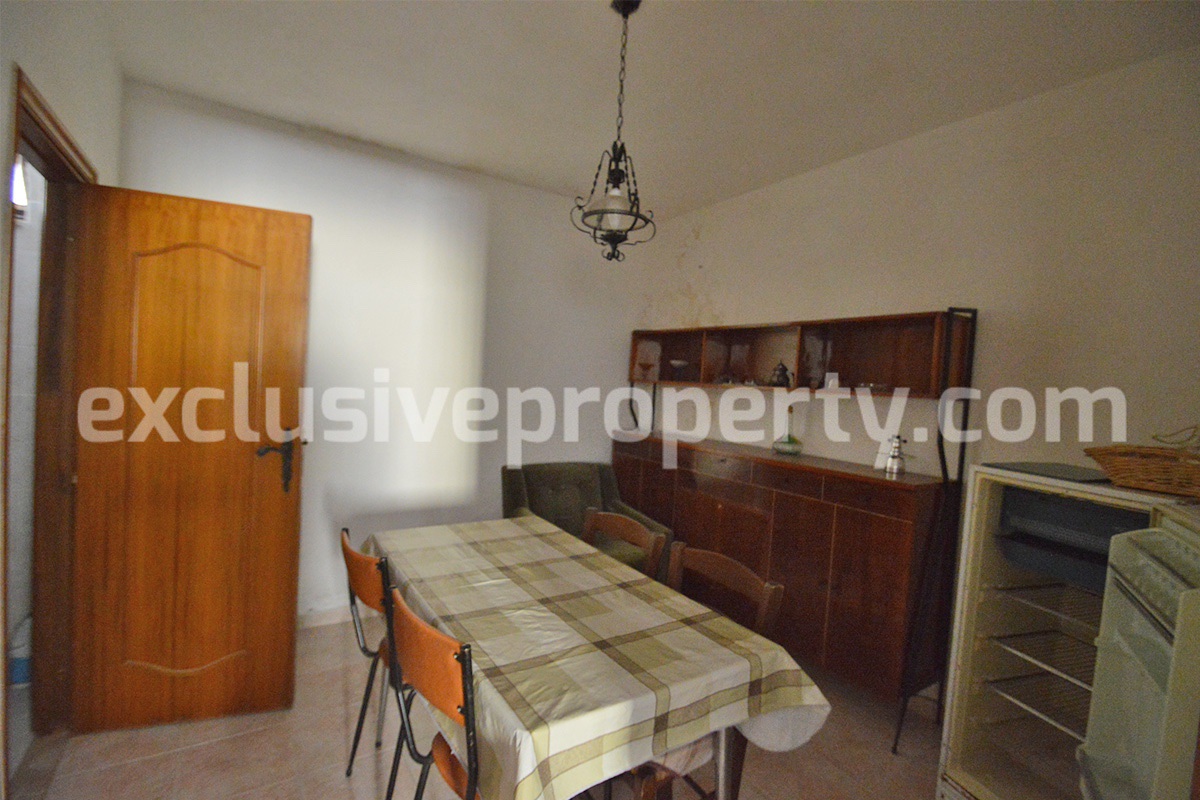 Habitable house with garage located in the ancient village of Fraine - Abruzzo 27