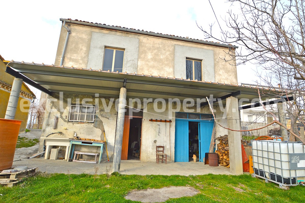 Two buildings with garden and stone henhouse for sale in Abruzzo 3
