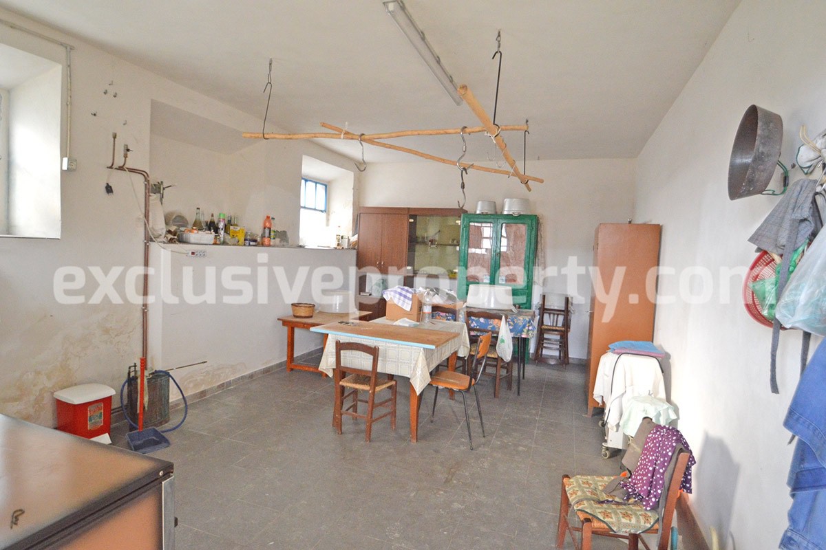 Two buildings with garden and stone henhouse for sale in Abruzzo 4