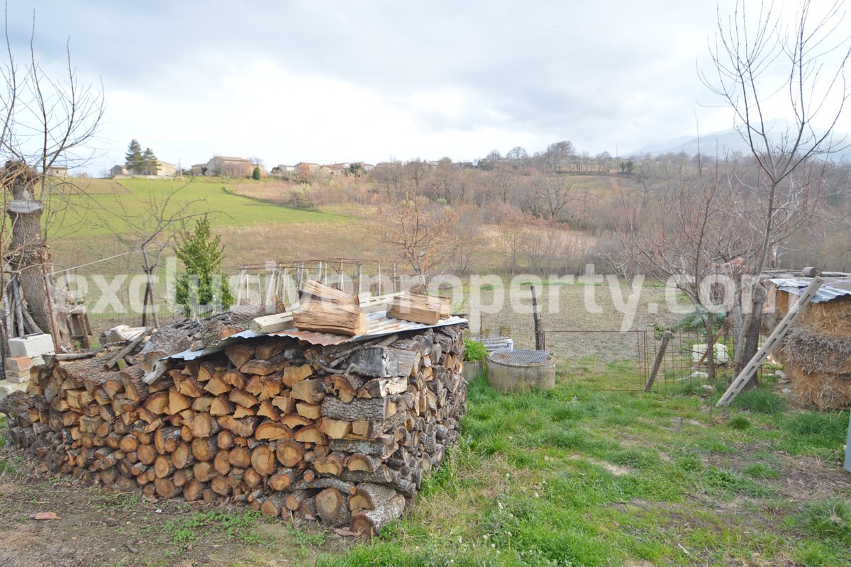 Two buildings with garden and stone henhouse for sale in Abruzzo 8