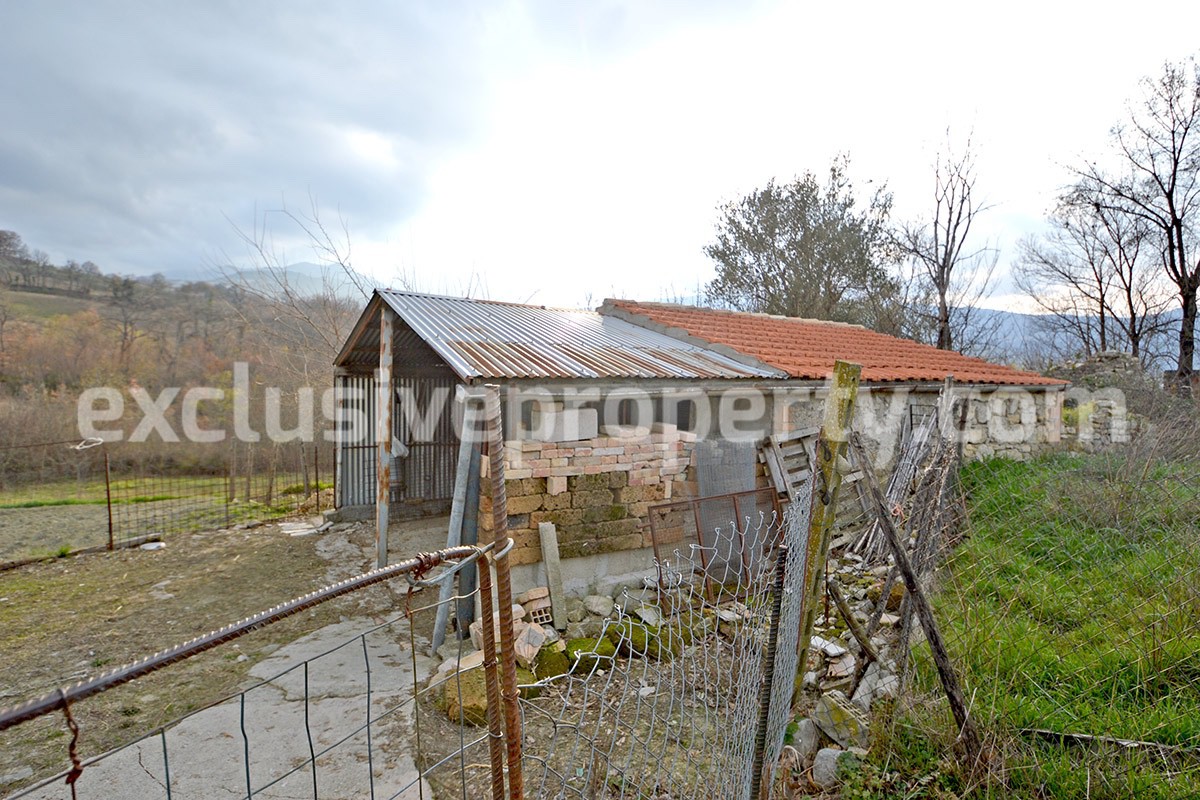 Two buildings with garden and stone henhouse for sale in Abruzzo 9