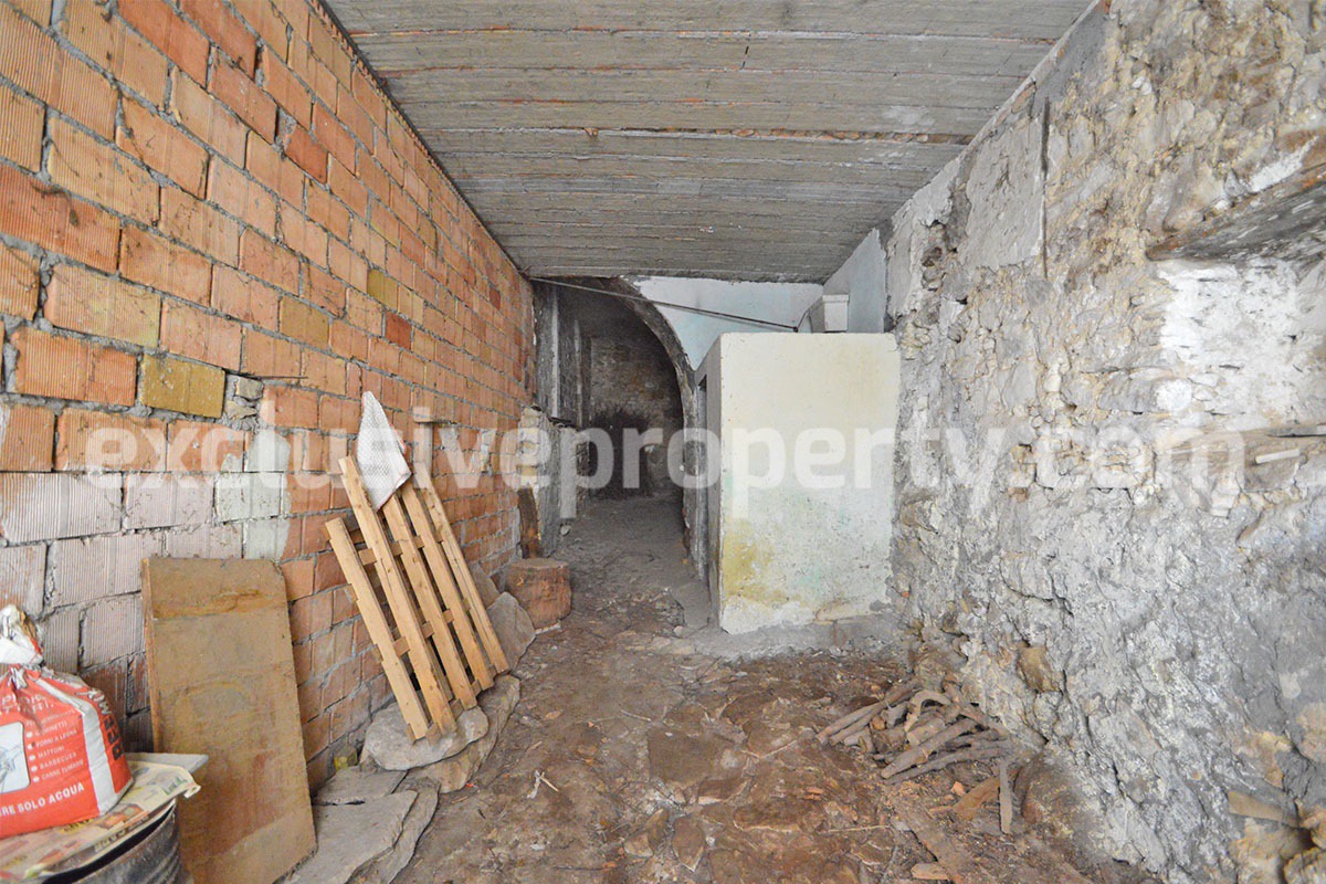 Town house with cellars and hills view for sale in Molise - Palata
