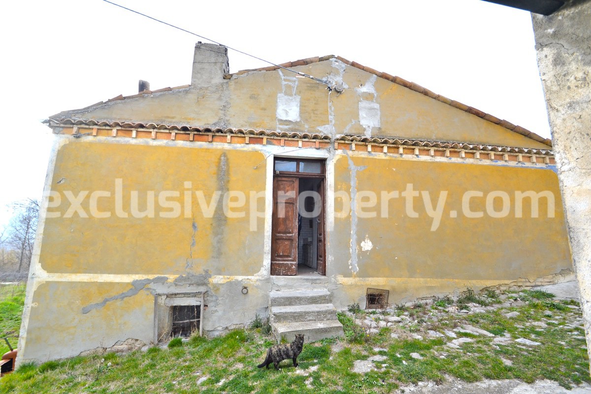 Two buildings with garden and stone henhouse for sale in Abruzzo 14