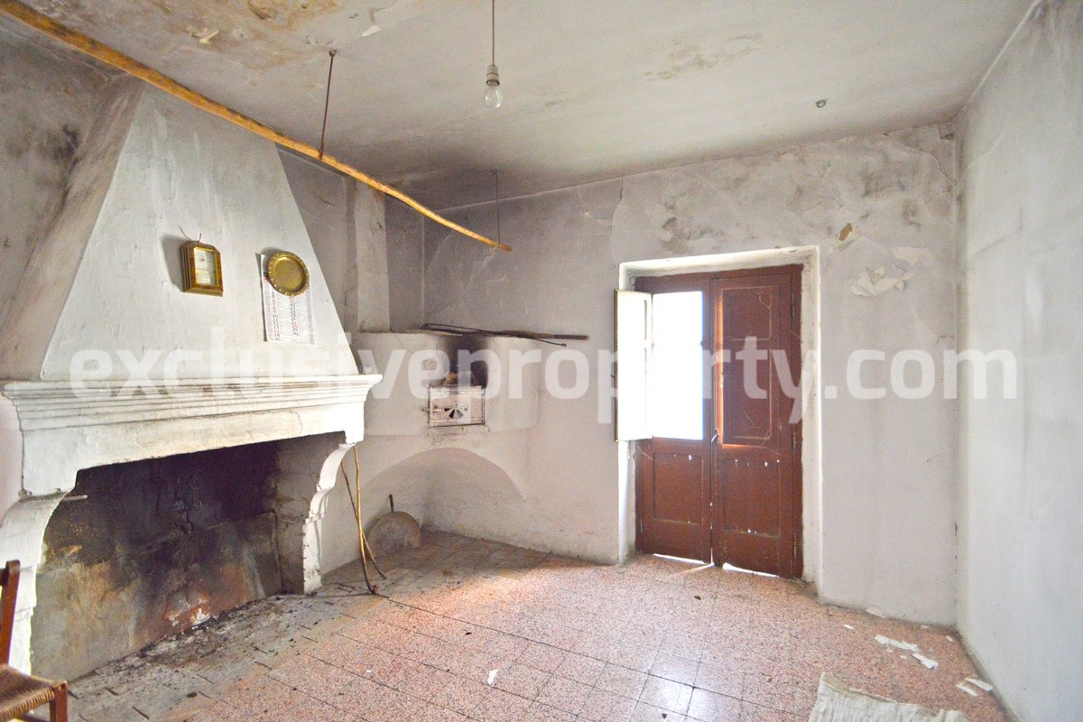 Two buildings with garden and stone henhouse for sale in Abruzzo 15